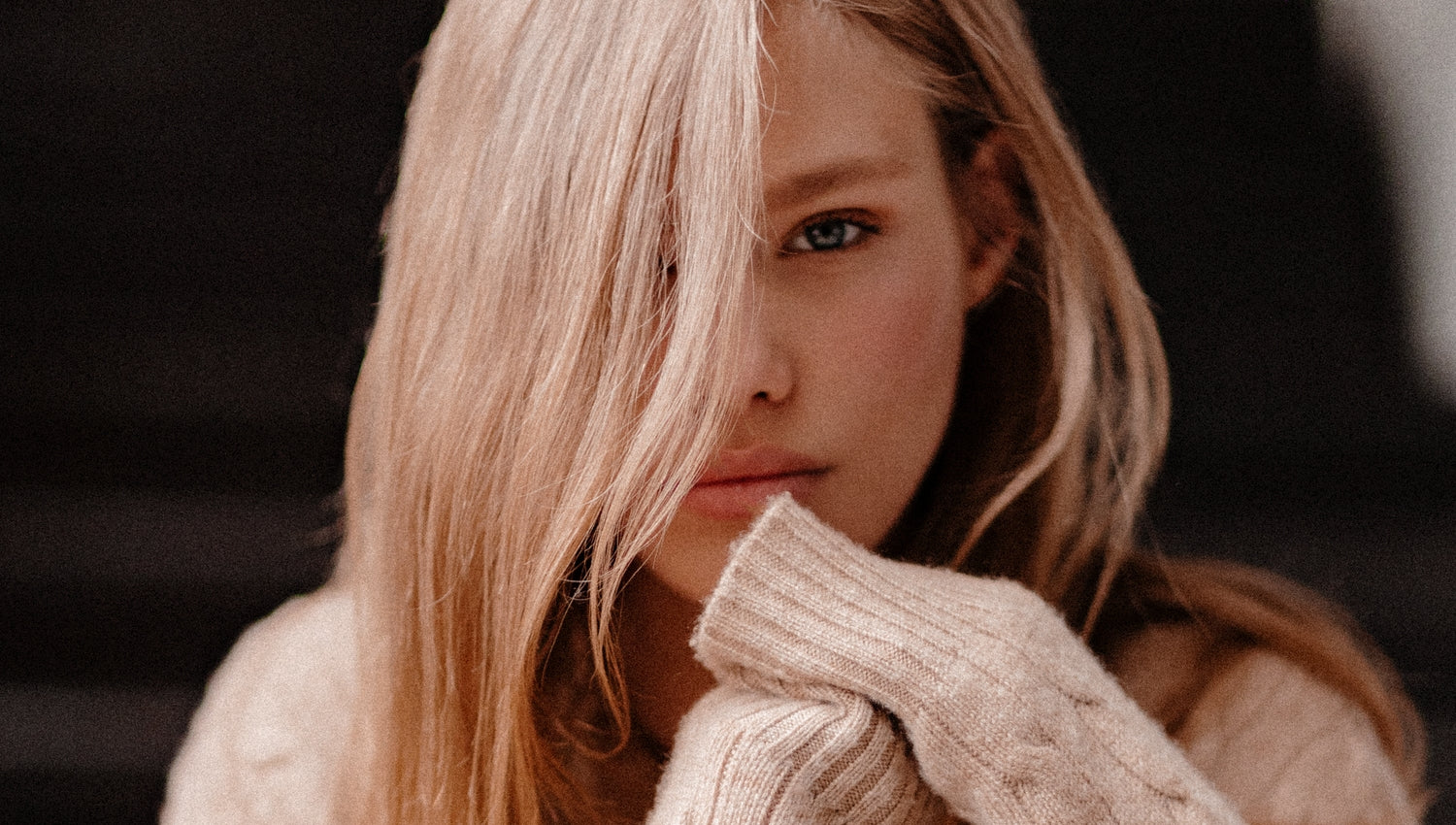 HOW TO FIX SPLIT ENDS WITHOUT A DRASTIC CUT