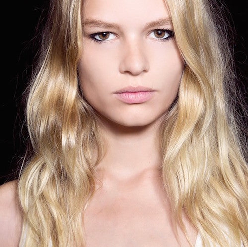 HAIR TUTORIAL: THE DEMI-WAVE