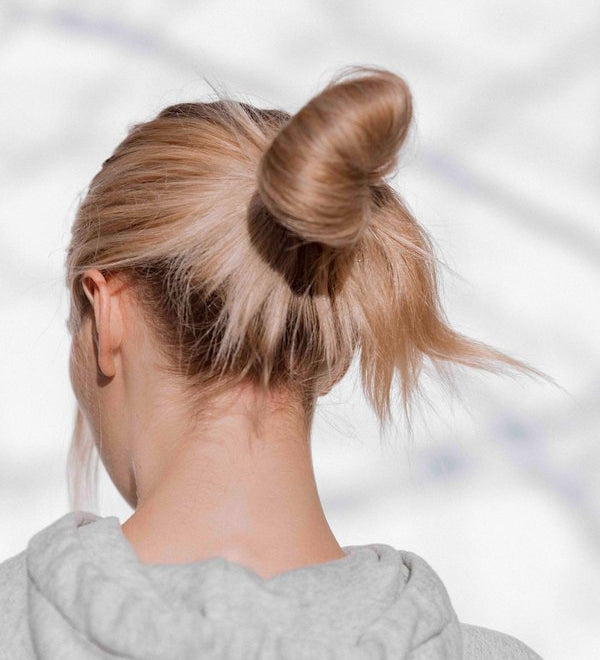 4 UNDER-A-MINUTE HACKS FOR GREAT WINTER HAIR